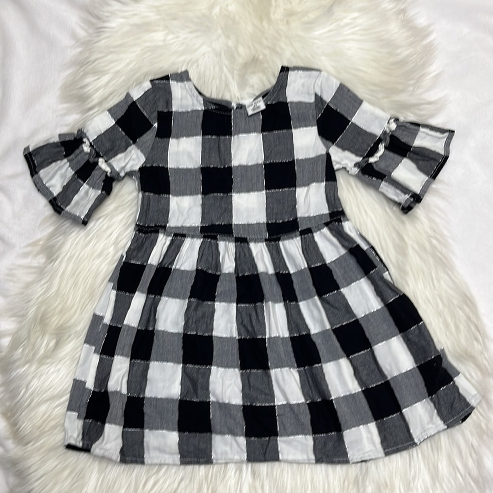 Okie dokie 4T Black / White Plaid blouse/tunic 4T